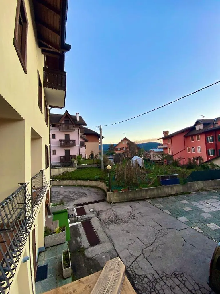 Casa Max A Canove Di ロアーナ
