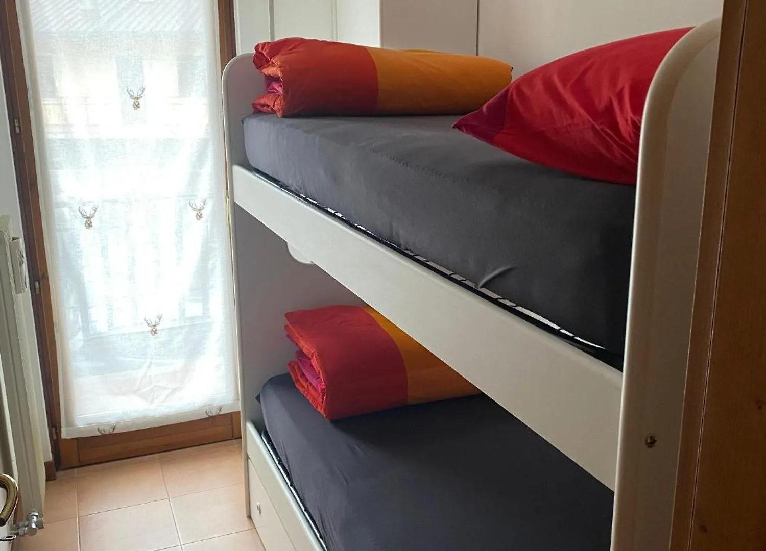 アパート Casa Max A Canove Di ロアーナ
