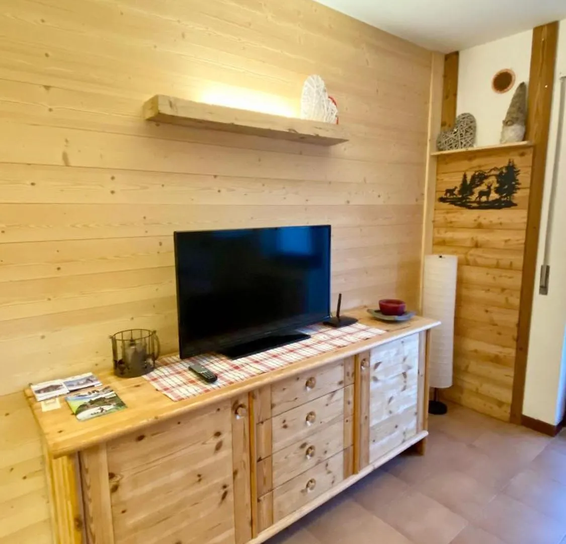 Casa Max A Canove Di ロアーナ 0*,
